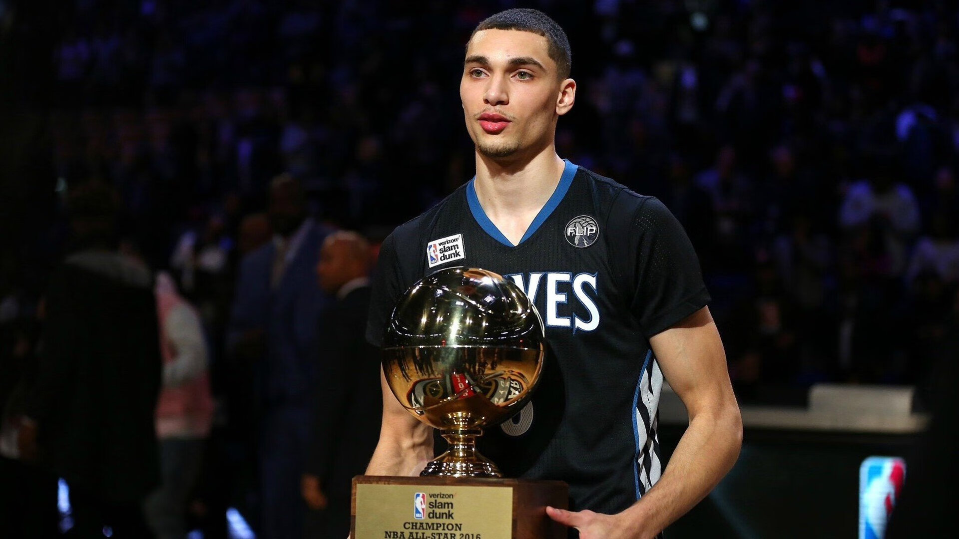 从沙尘到冰雪:WRC面对极端环境的策略