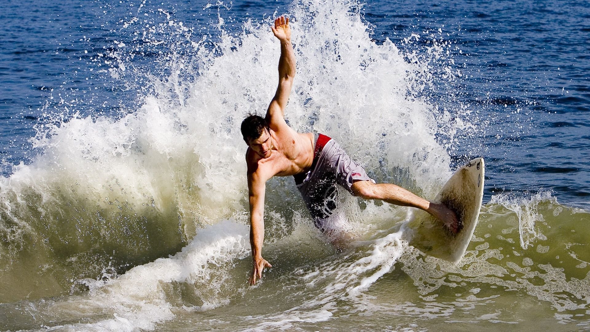 磨坊节运动会:传统趣味运动再现